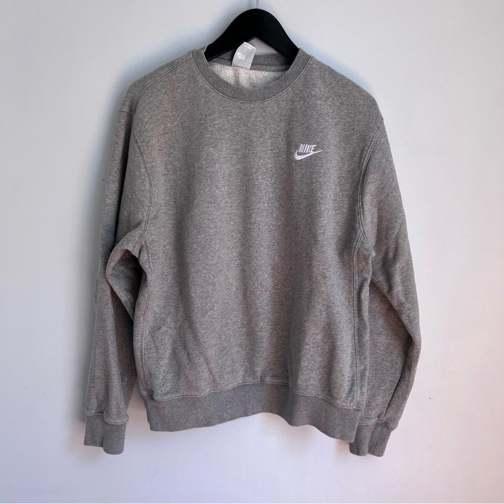Nike Men's Classic Crewneck Gray Sweatshirt M